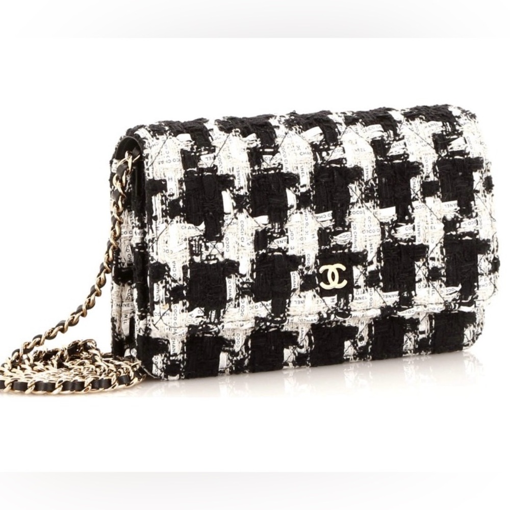 CHANEL houndstooth wallet on a chain